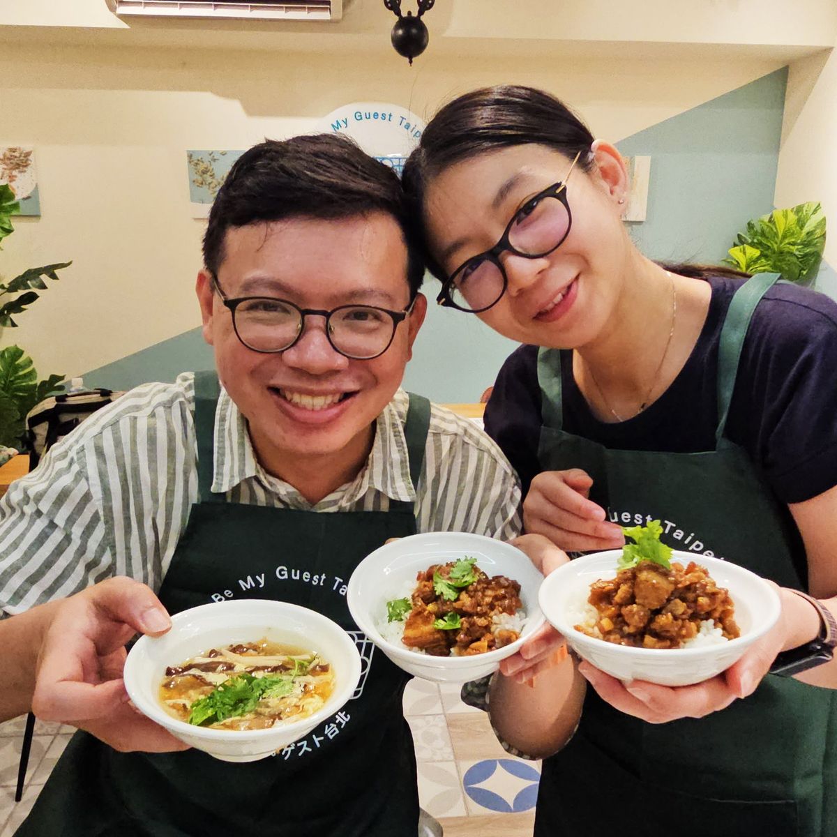 Taipei Market Secrets & The Authentic Braised Pork Rice Experience