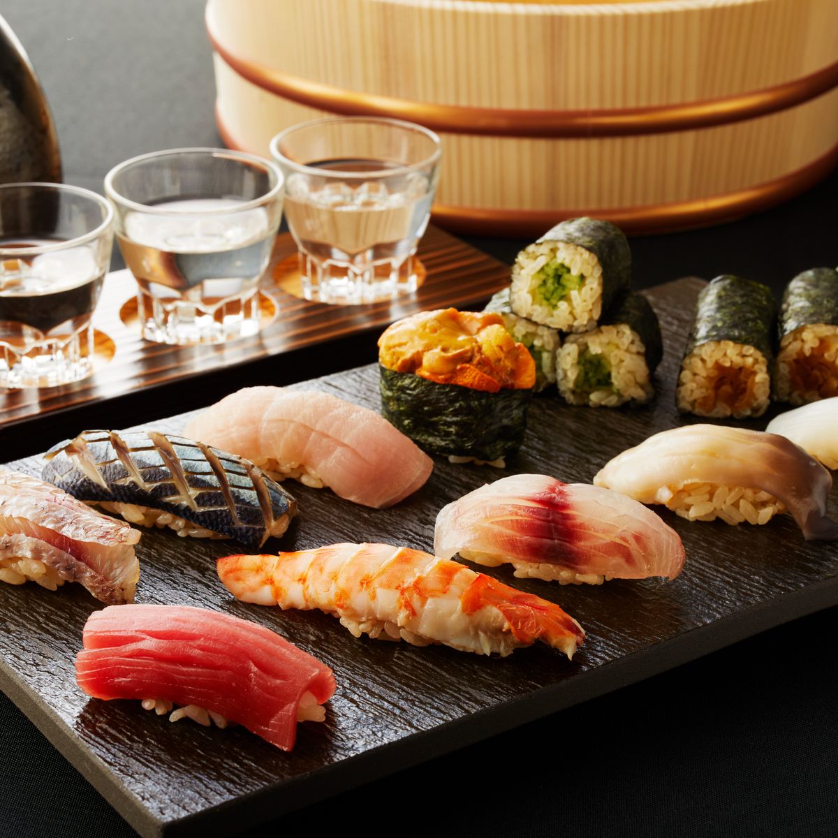 Erleben Sie die Kunst der Sushi-Zubereitung und die Sake-Verkostung!