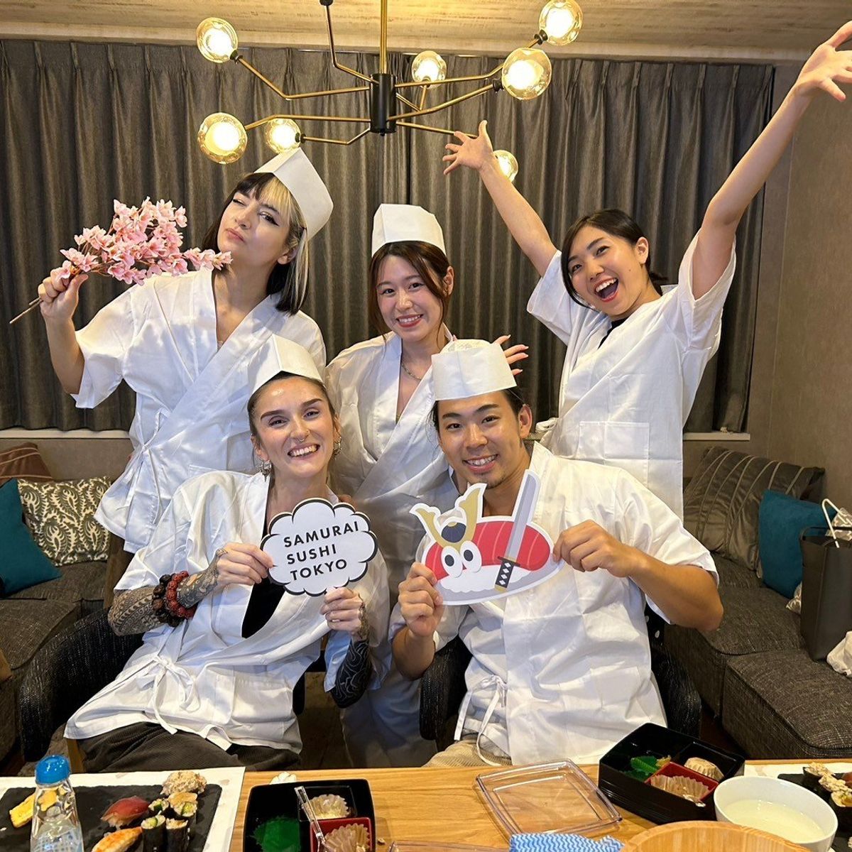 Erleben Sie die Kunst der Sushi-Zubereitung und die Sake-Verkostung!