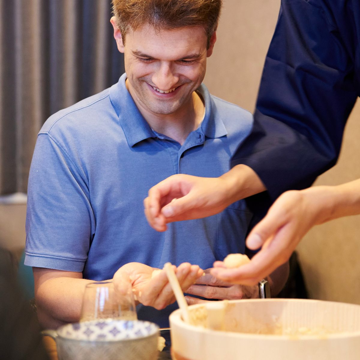 Erleben Sie die Kunst der Sushi-Zubereitung und die Sake-Verkostung!