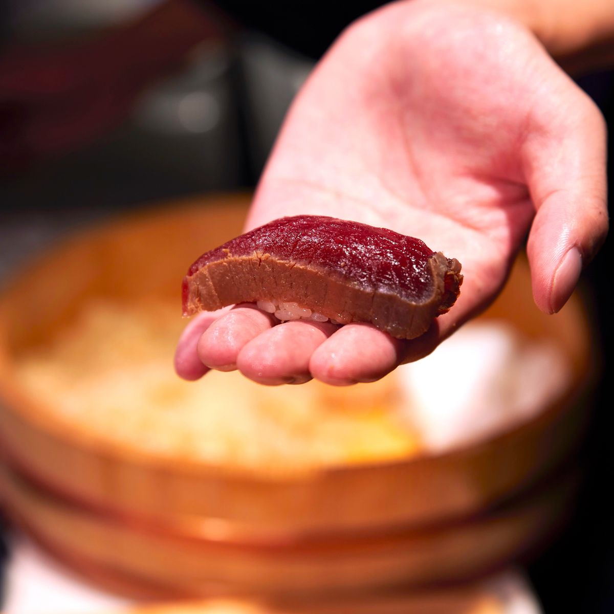 Erleben Sie die Kunst der Sushi-Zubereitung und die Sake-Verkostung!