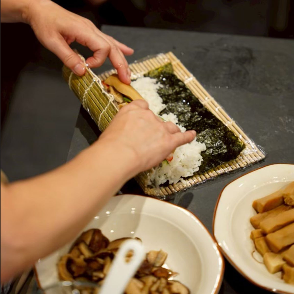 Japanese Sushi Rolls and Temaki Cooking Experience