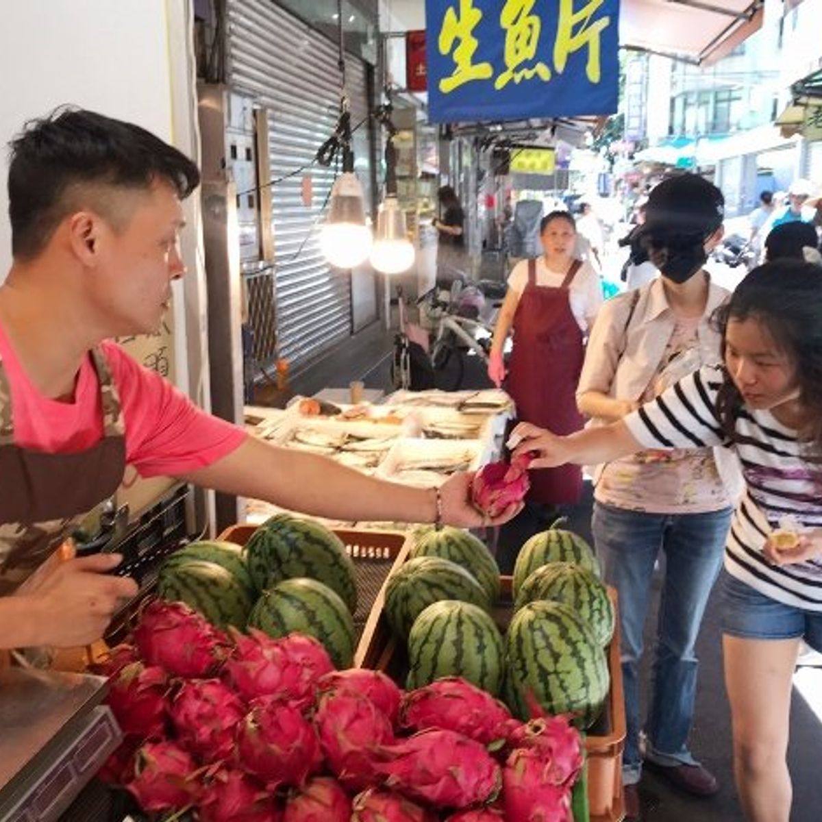 Taipei Food Tour and Colourful Bubble Tea Making