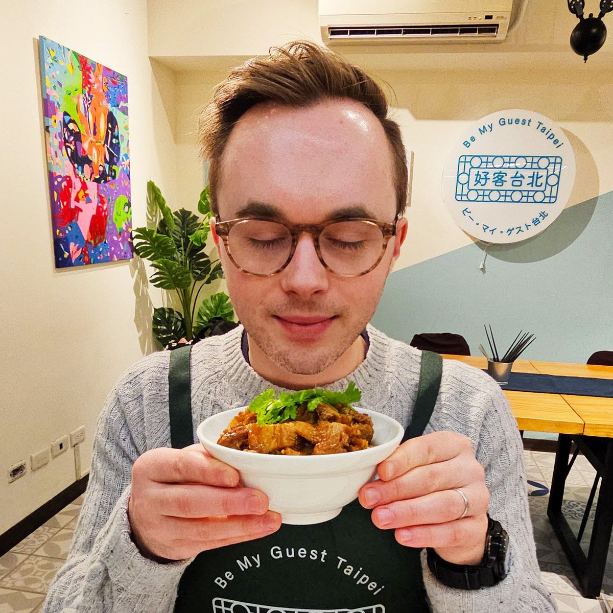 Taipei Market Secrets & The Authentic Braised Pork Rice Experience
