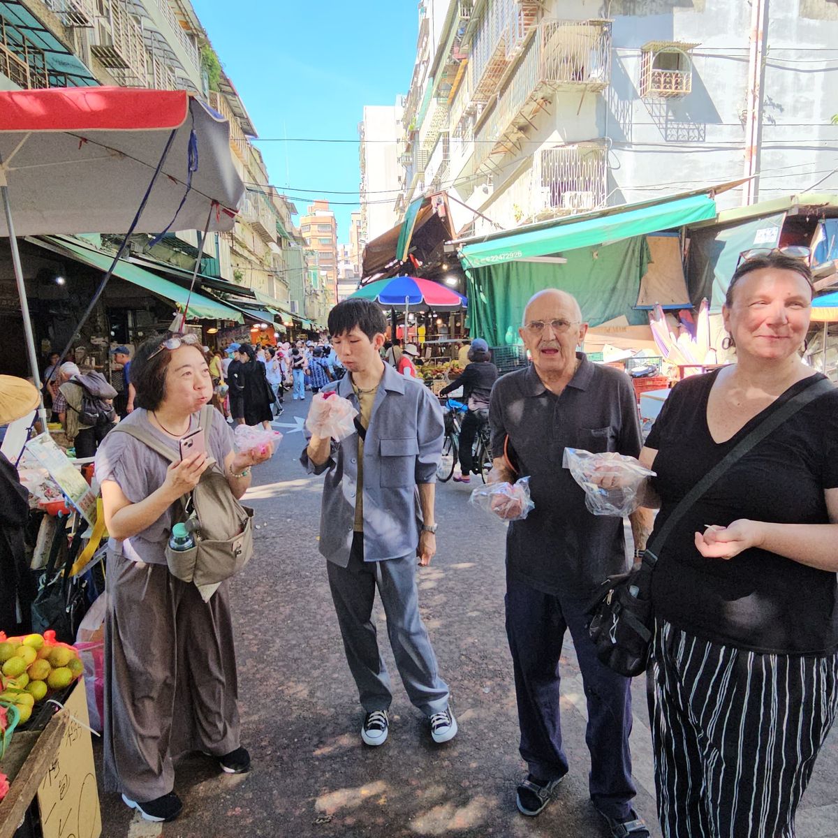 Taipei Market Secrets & The Authentic Braised Pork Rice Experience