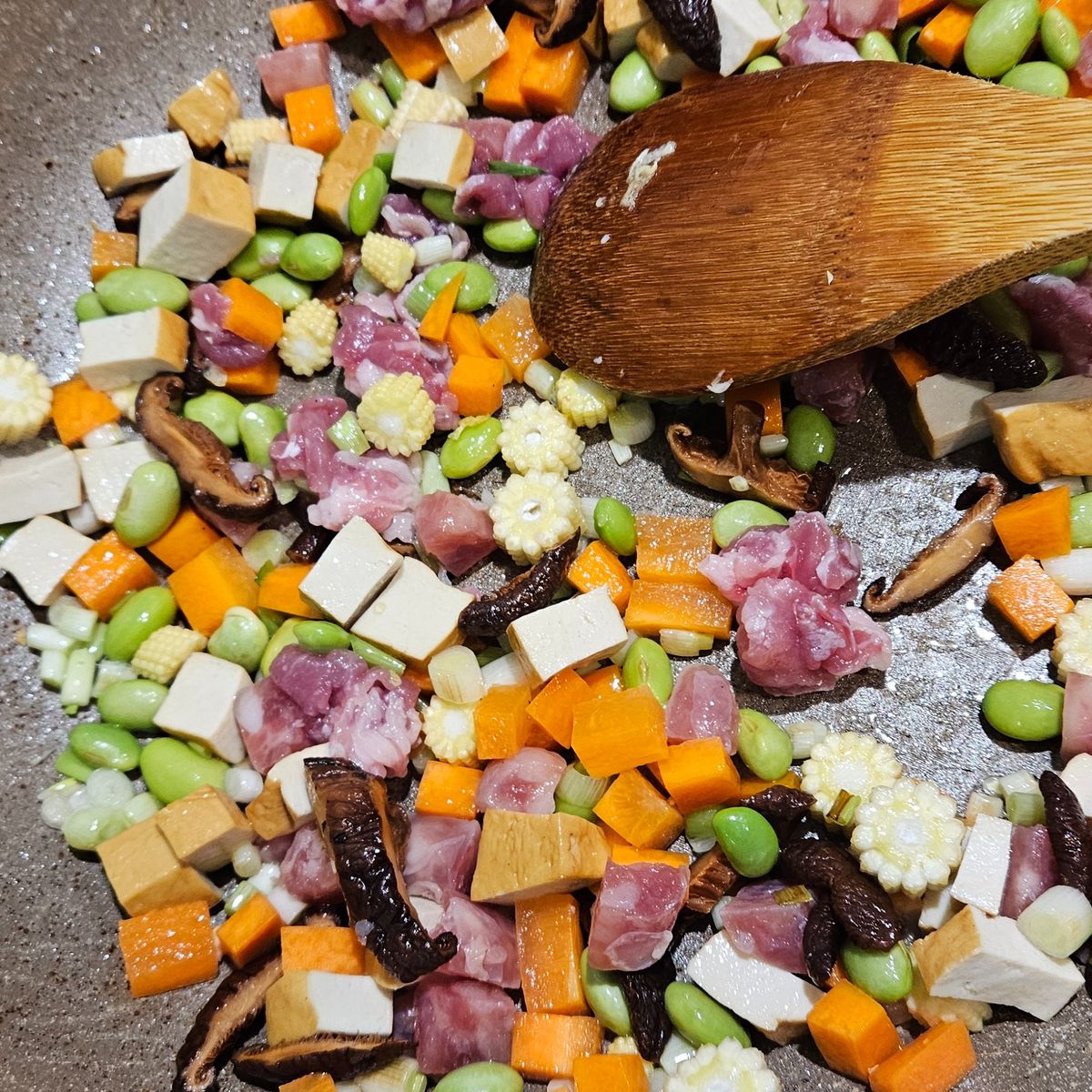 Taipei Market Secrets & The Bountiful Stir-Fried Rice Experience