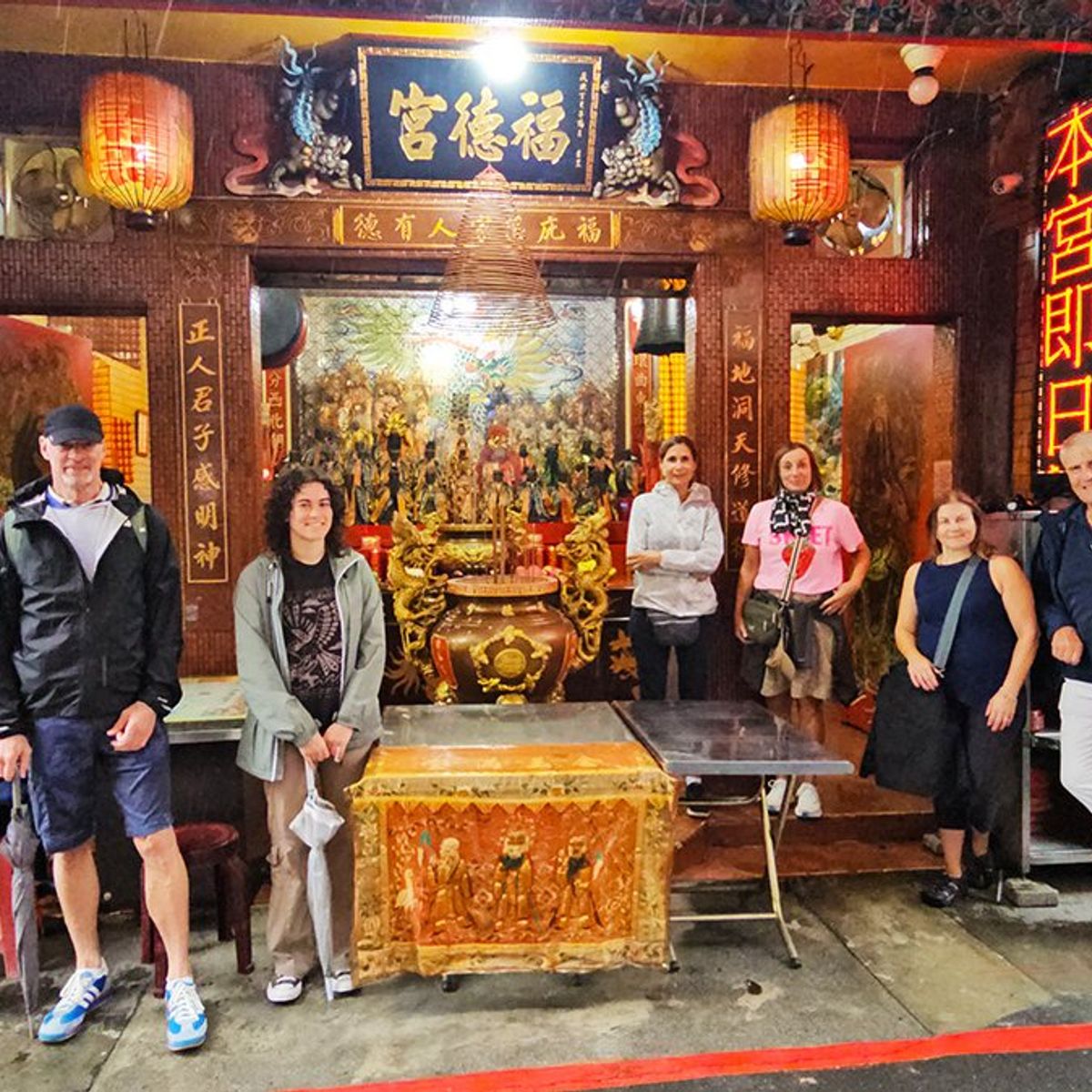 Taipei Market Secrets & The Bountiful Stir-Fried Rice Experience