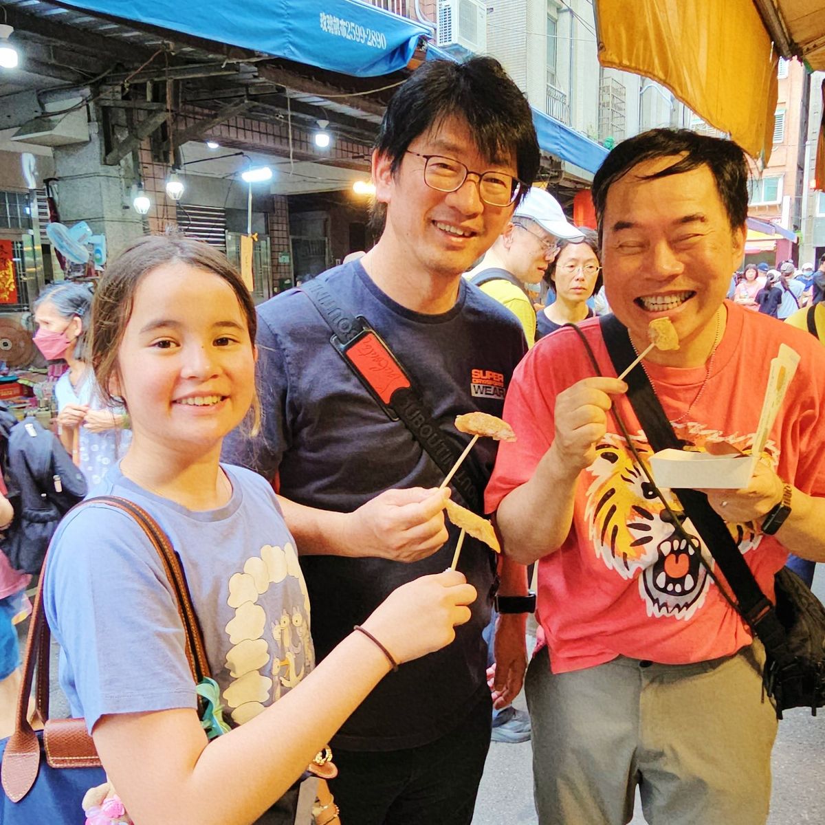 Taipei Market Secrets & The Bountiful Stir-Fried Rice Experience