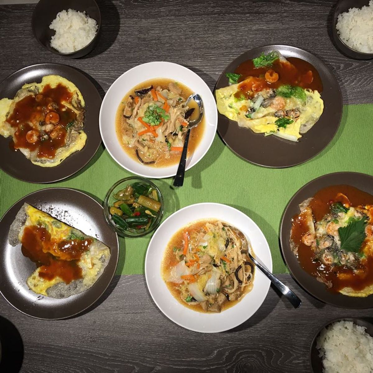 In-depth Cultural Exchange with Taiwanese Home Cooking Class and Market Tour