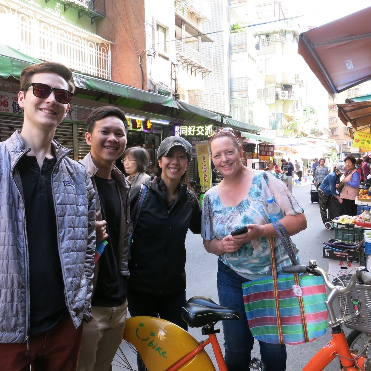 Taiwanese XiaoLongBao & Noodles Cooking Class (incl. Traditional Market Tour)