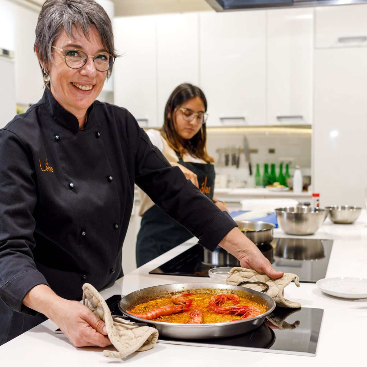 Tapas and Paella Culinary Class in a Special Gastronomic Place