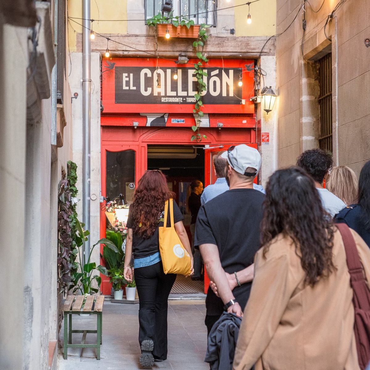 Tapas Food Walking Tour with Drinks in Barcelona