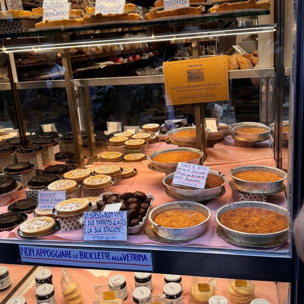 A Taste of Bologna: Guided Food Walking Tour