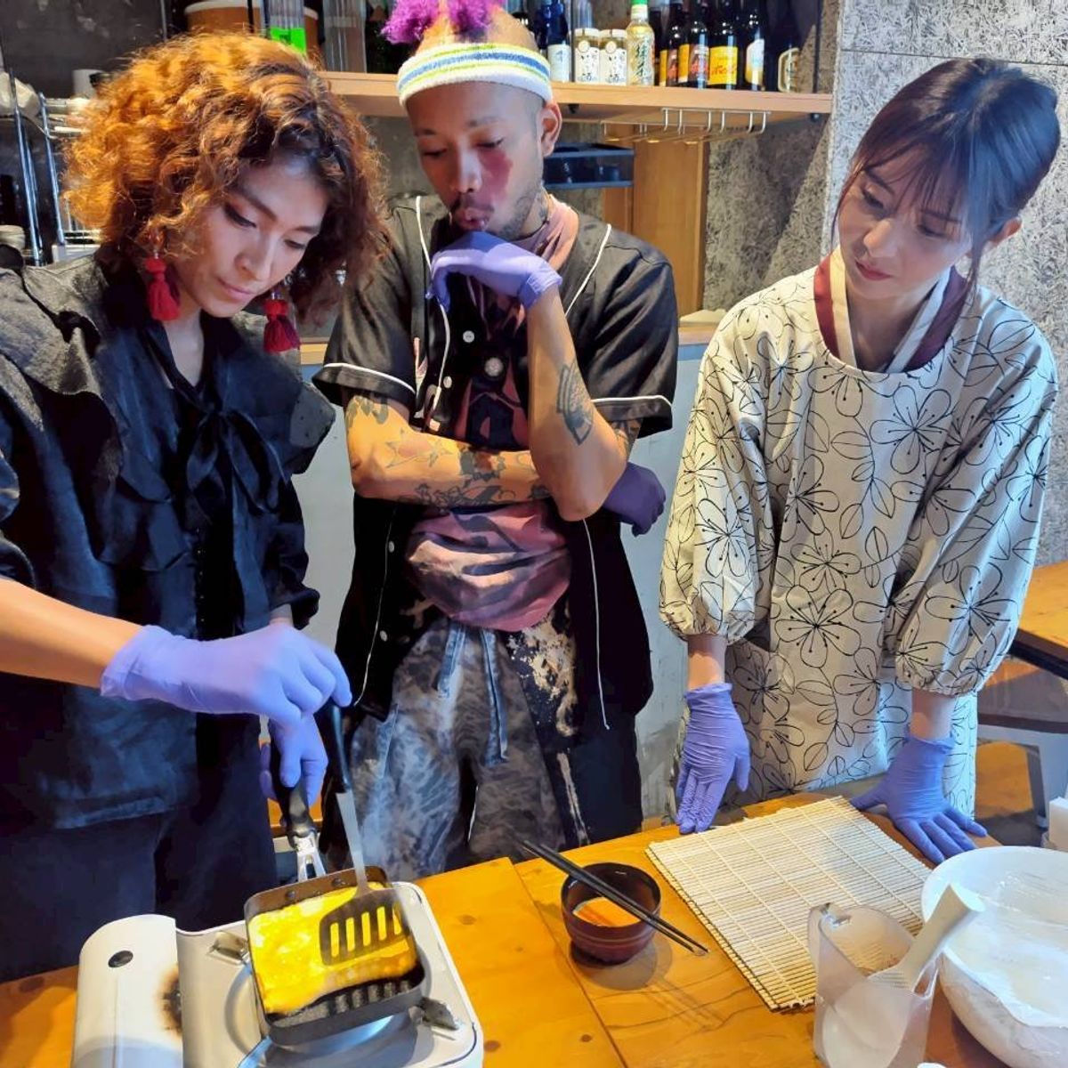 Maki Sushi & Chicken Onigiri Cooking Experience in Osaka