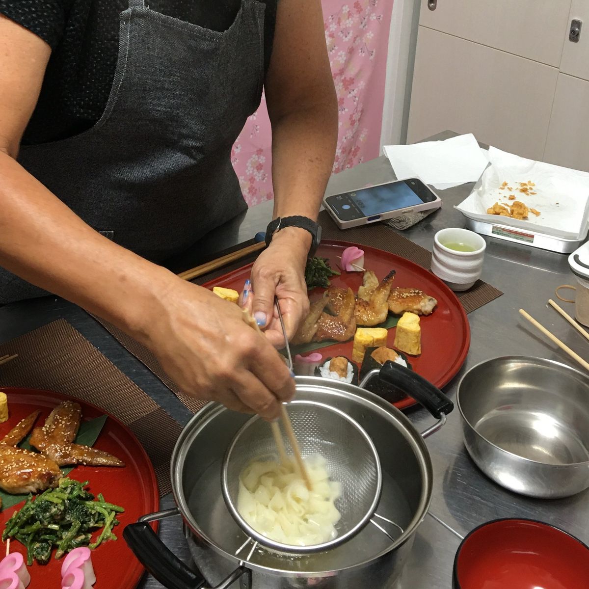 Atelier pratique de cuisine de Nagoya et cérémonie du thé matcha avec une grand-mère japonaise