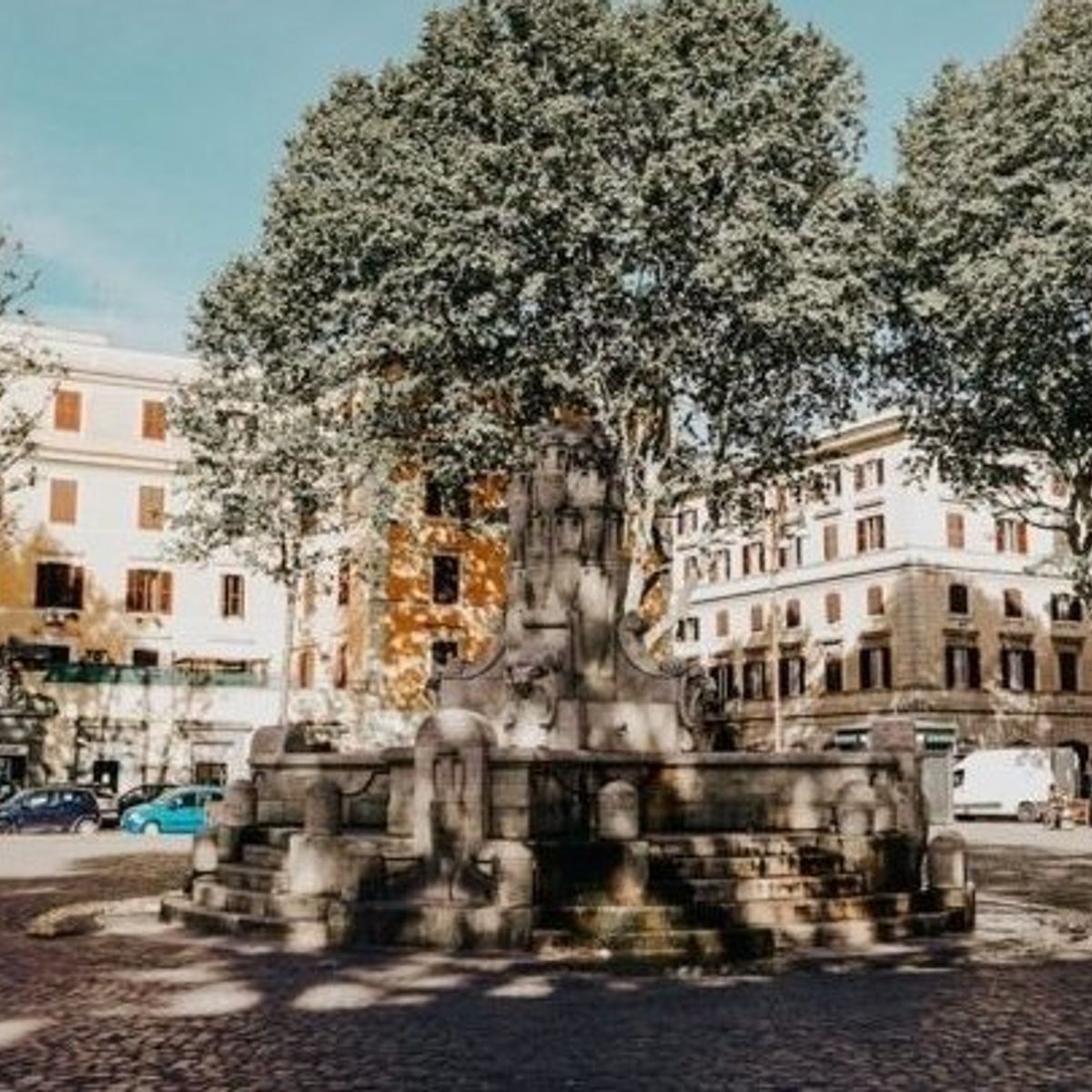 A Taste of Testaccio in Rome: Walking Tour with Market Tastings