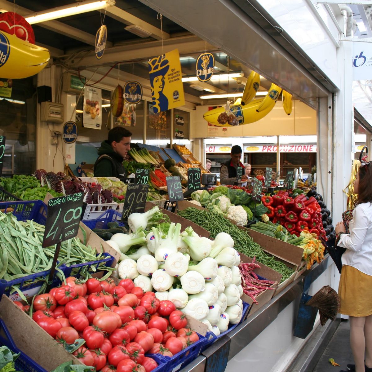 A Taste of Testaccio in Rome: Walking Tour with Market Tastings