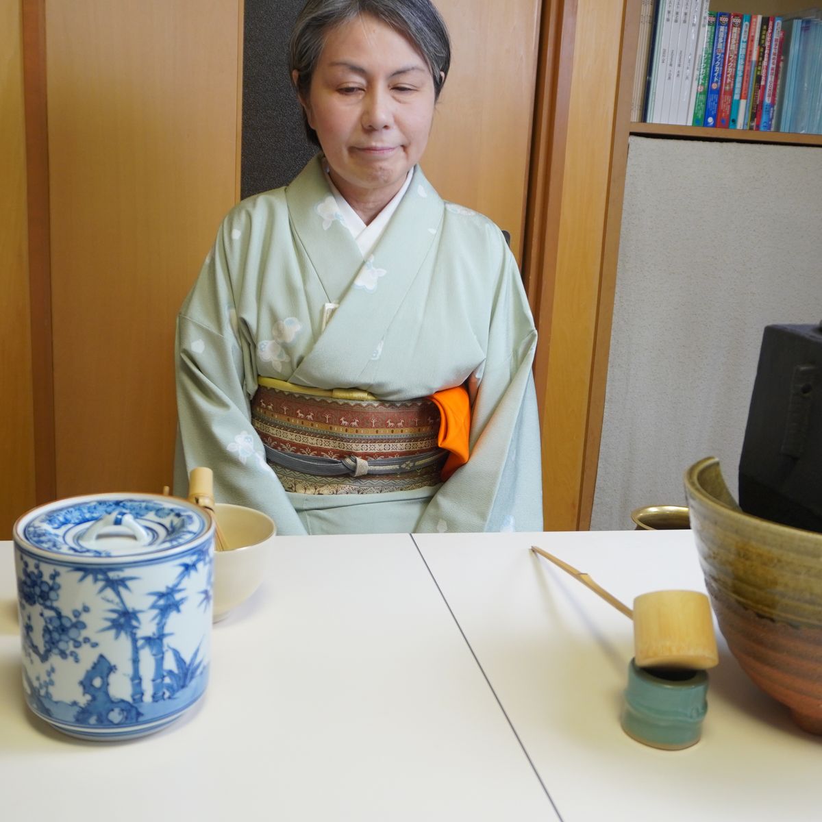 Cérémonie du thé à Osaka : Cérémonie du thé décontractée. Matcha et douceurs japonaises inclus.