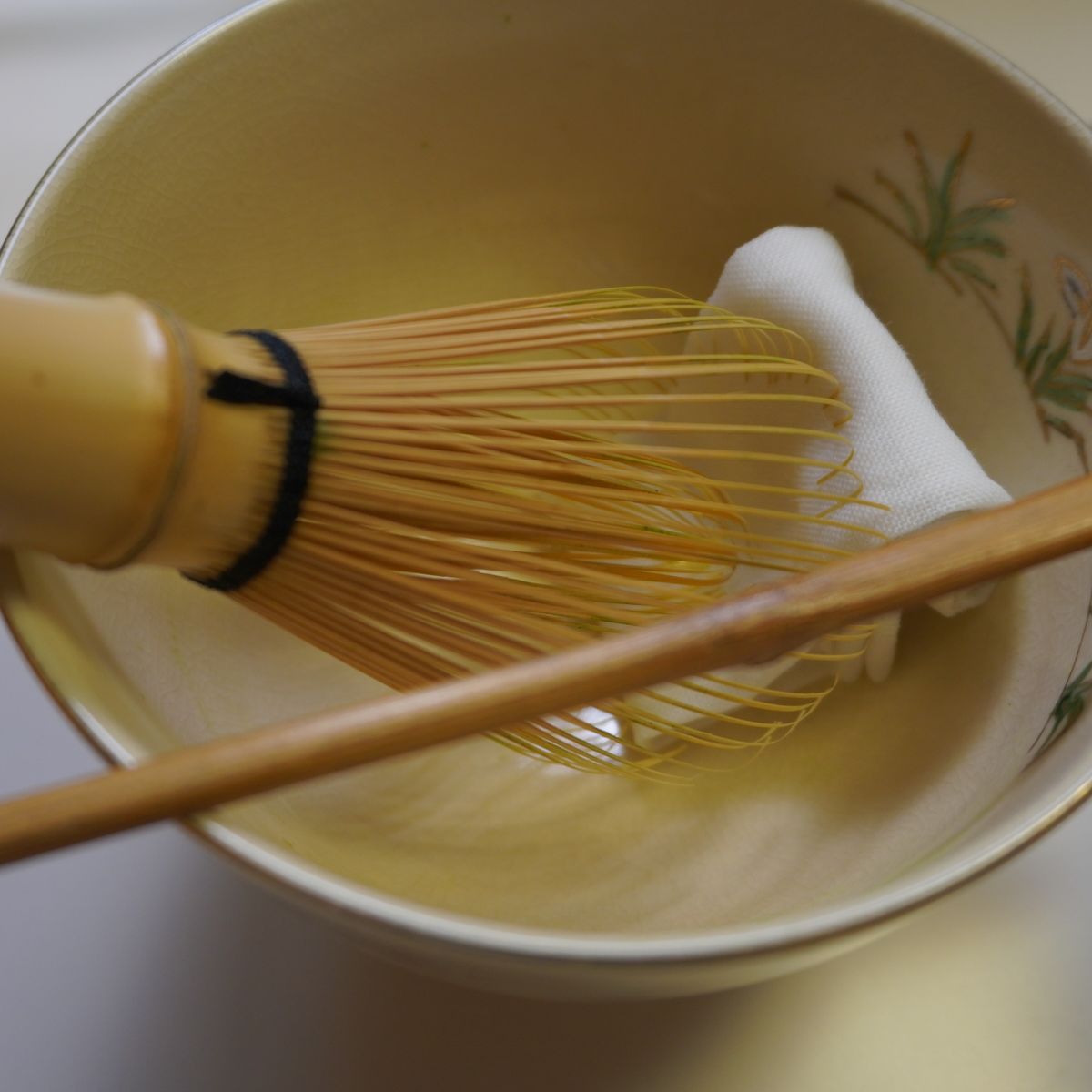 Cérémonie du thé à Osaka : Cérémonie du thé décontractée. Matcha et douceurs japonaises inclus.