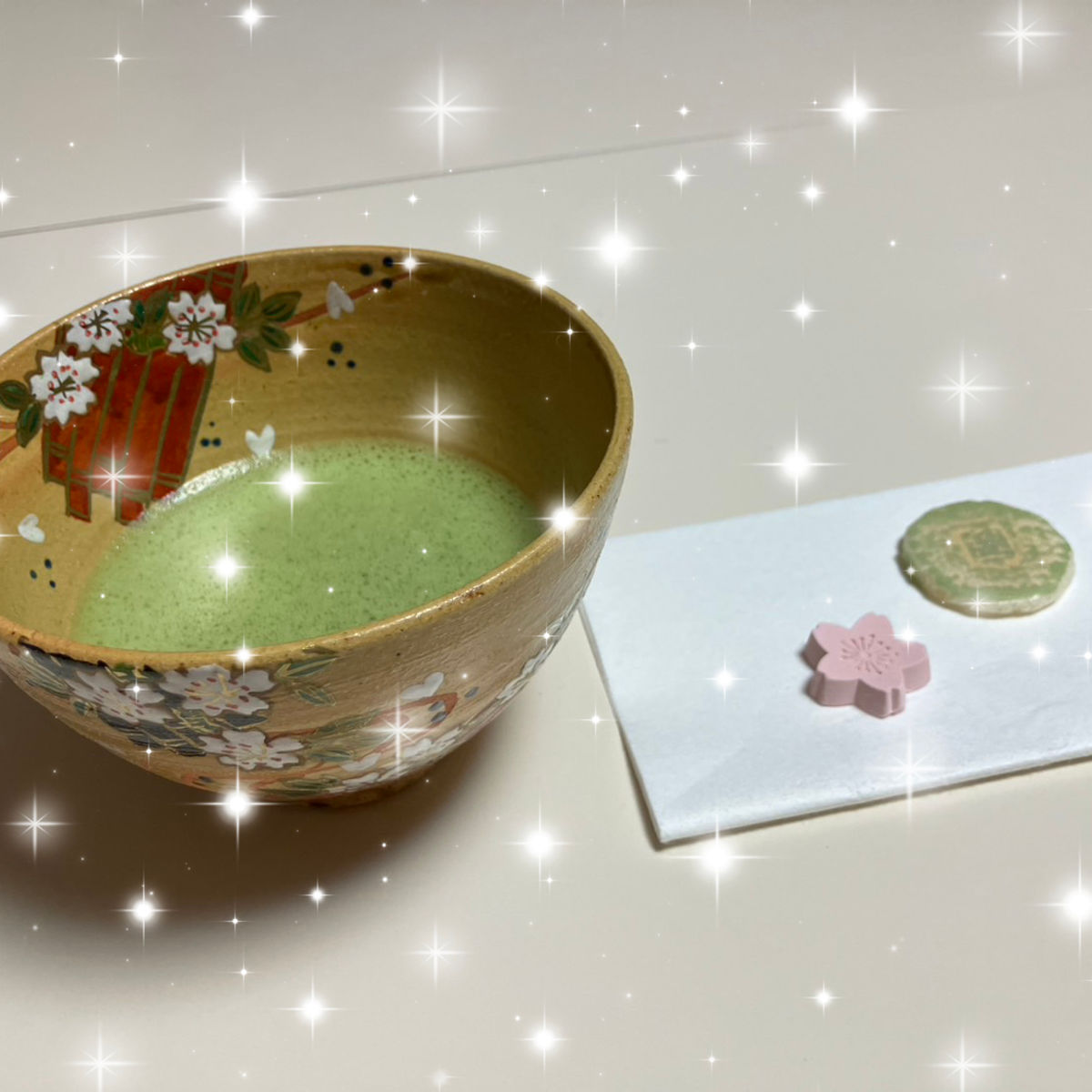 Cérémonie du thé à Osaka : Cérémonie du thé décontractée. Matcha et douceurs japonaises inclus.