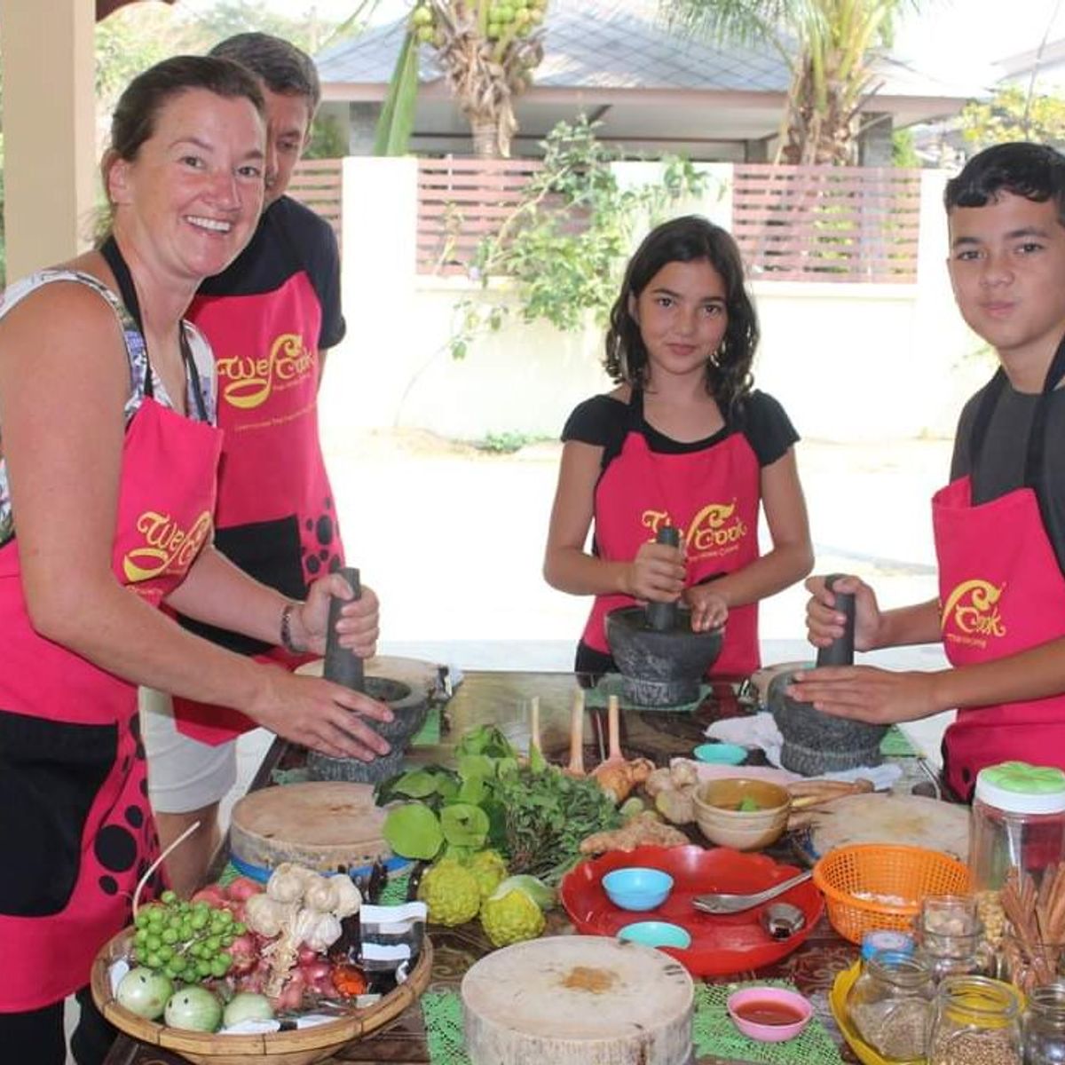 Discover the Secrets of Thai Cooking and have fun with a Market Tour