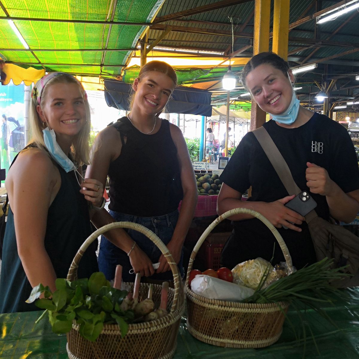 Discover the Secrets of Thai Cooking and have fun with a Market Tour