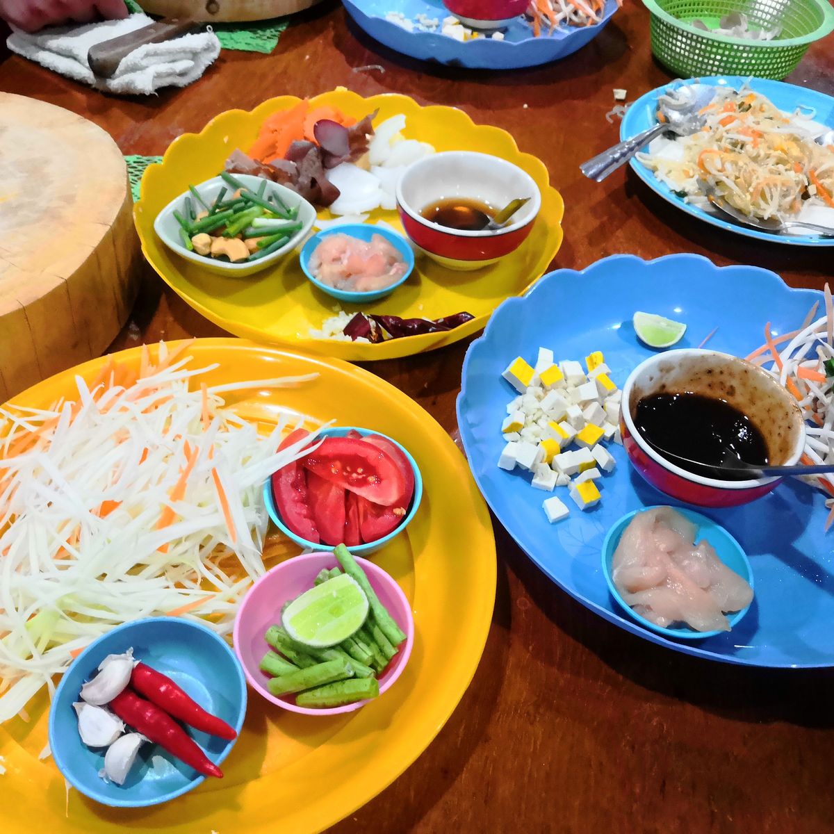 Discover the Secrets of Thai Cooking and have fun with a Market Tour
