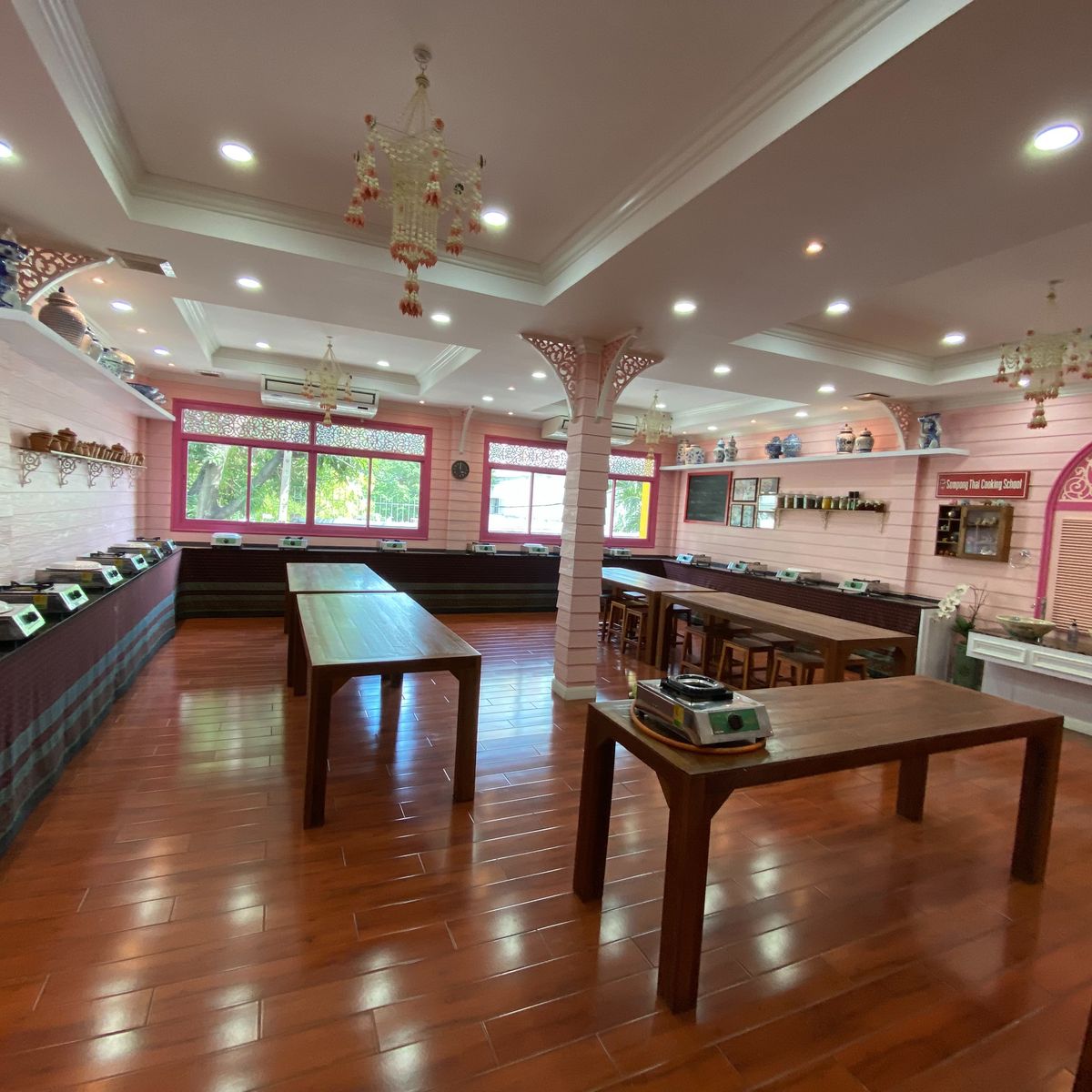 Thai Cooking Class with Morning Market Shopping and Tour in Silom