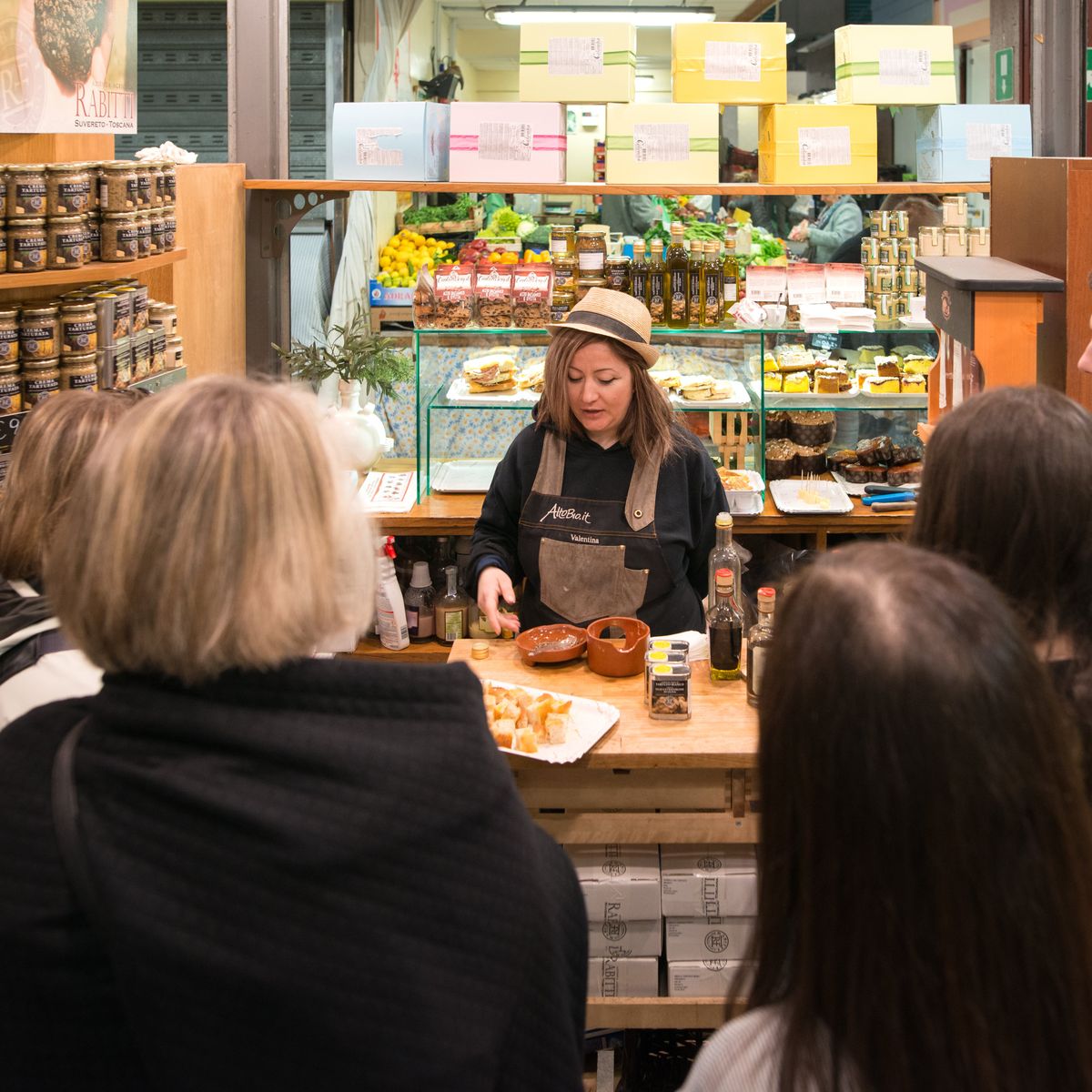 Tuscan Market Tour and 4 Course Authentic Cooking Class in Florence