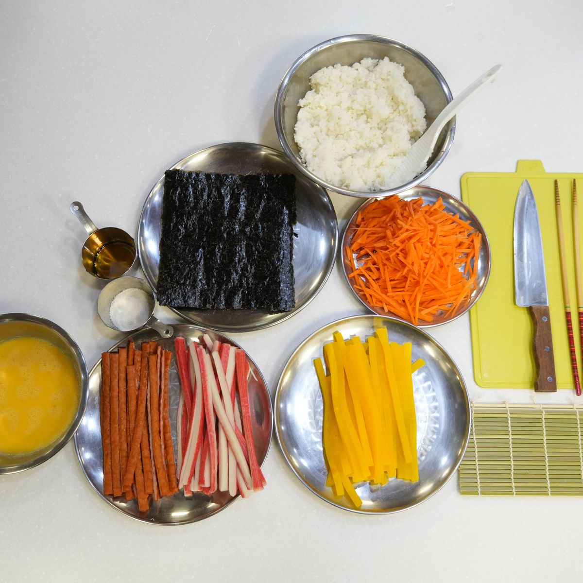 Suwon-Erlebnis: Gimbap- und Tteok-Zubereitung in einem Hanok mit anschließendem Picknick in der Festung