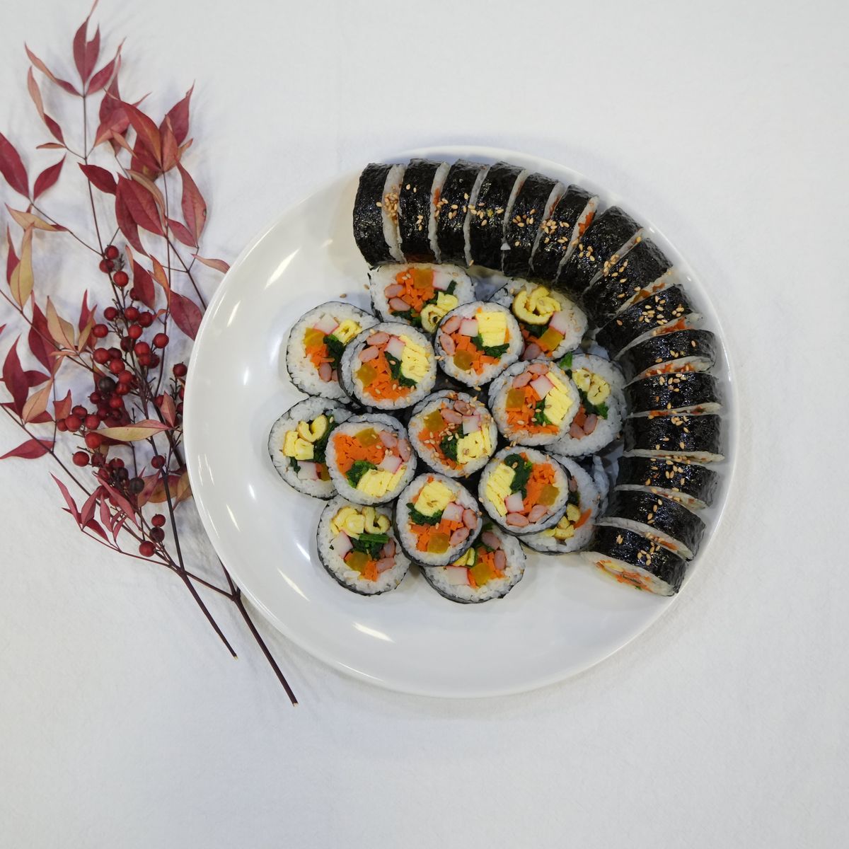 Suwon-Erlebnis: Gimbap- und Tteok-Zubereitung in einem Hanok mit anschließendem Picknick in der Festung
