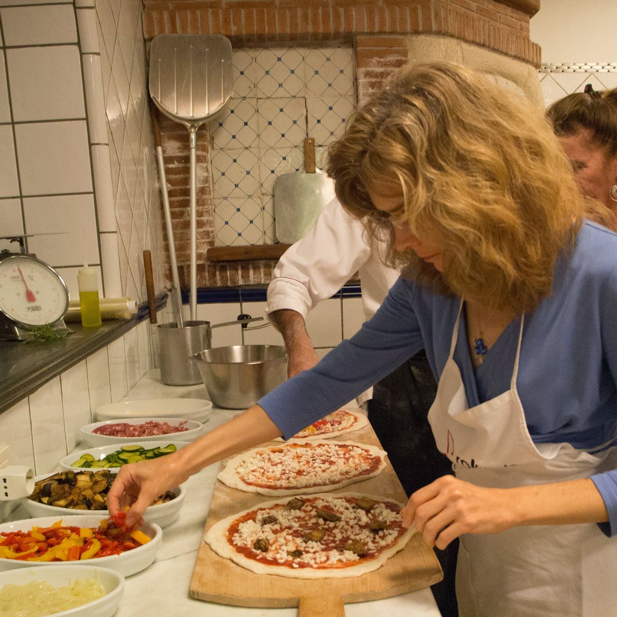 Make the Traditional Pizza of Naples with a Pizzaiolo