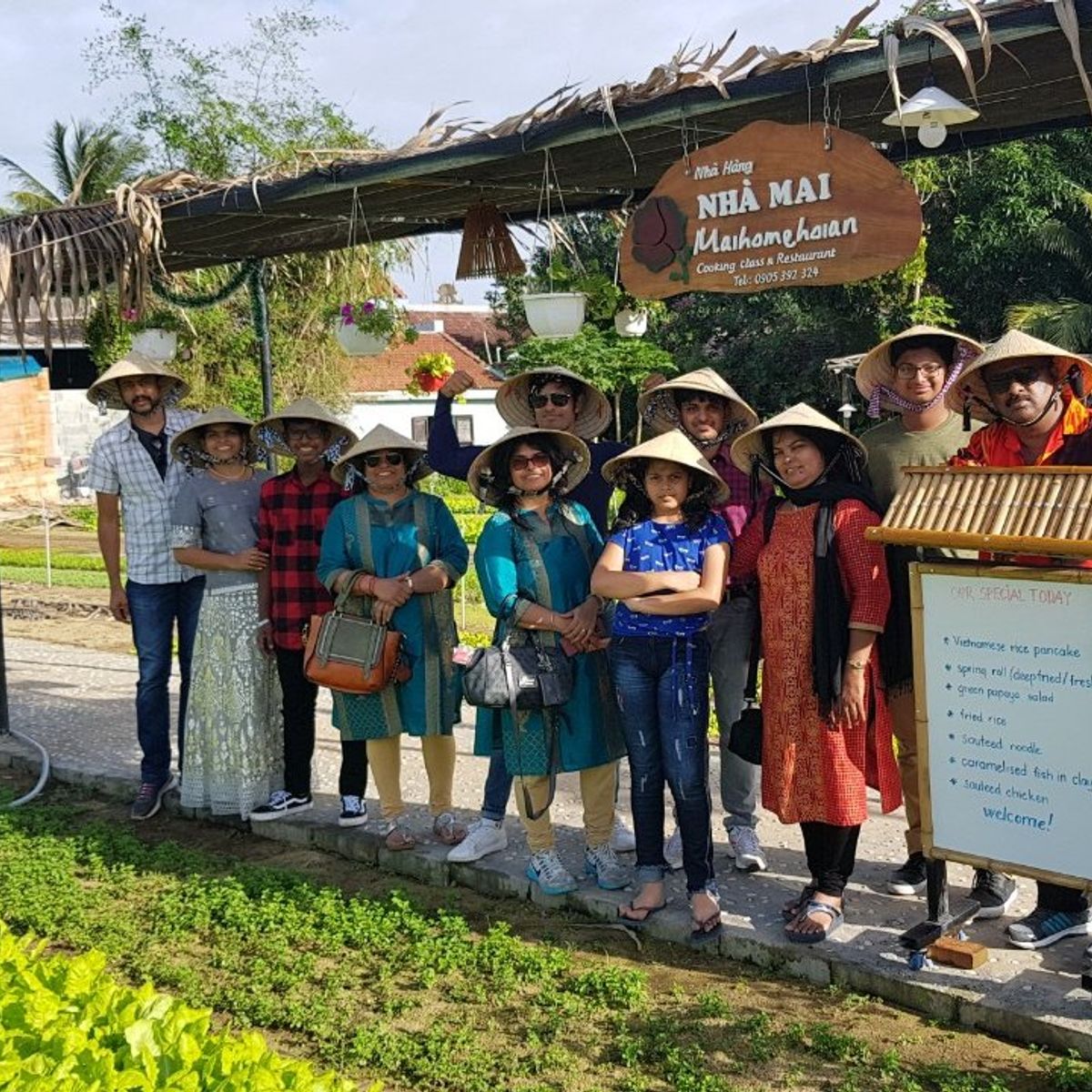 Hoi An Cooking Class with Market Visit and Bamboo Basket Boat Tour
