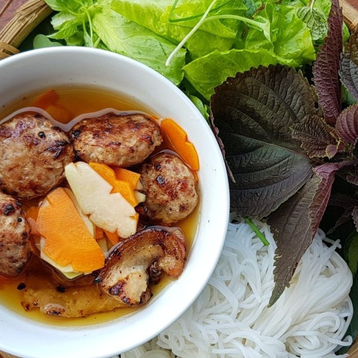 Hoi An Cooking Class with Market Visit and Bamboo Basket Boat Tour