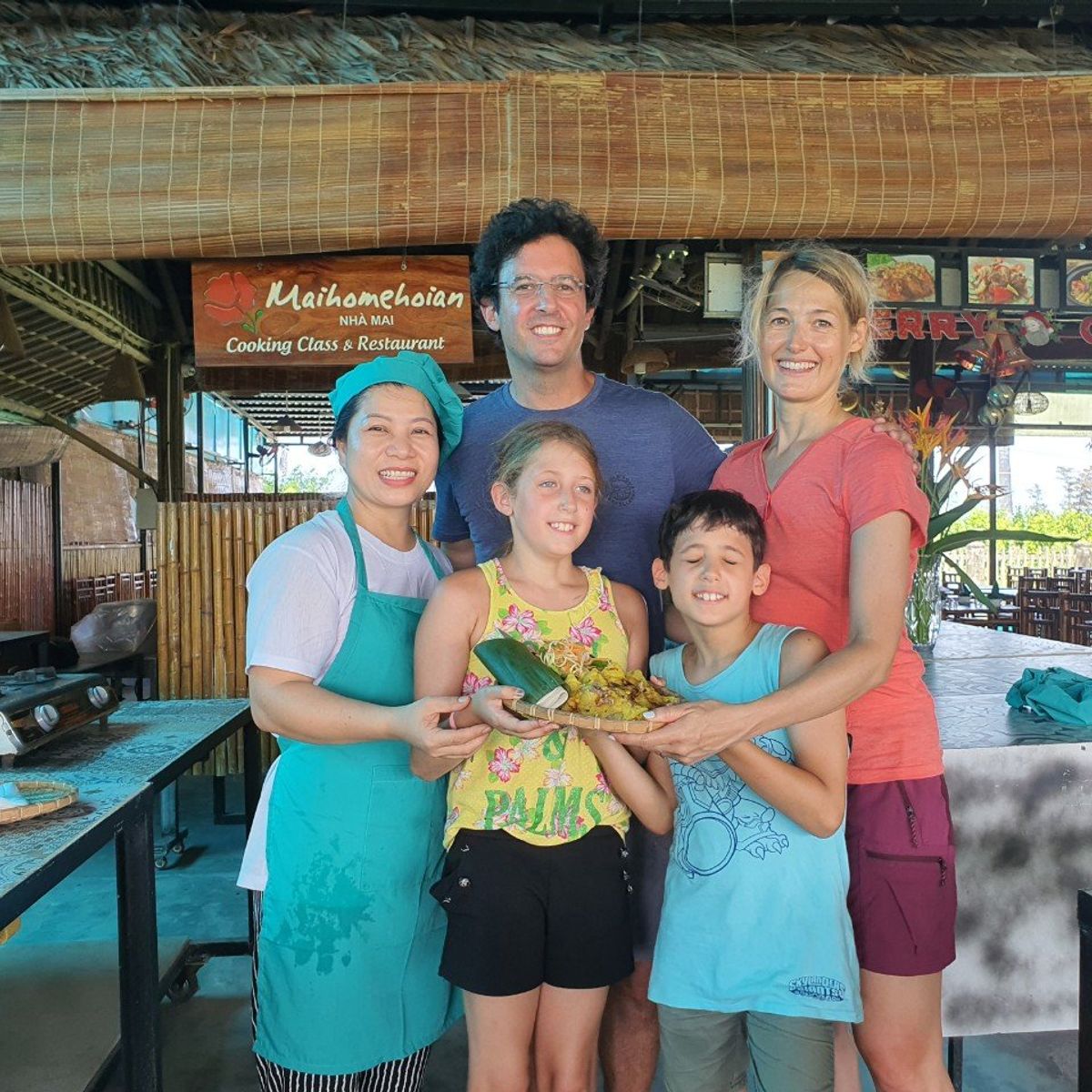 Hoi An Cooking Class with Market Visit and Bamboo Basket Boat Tour