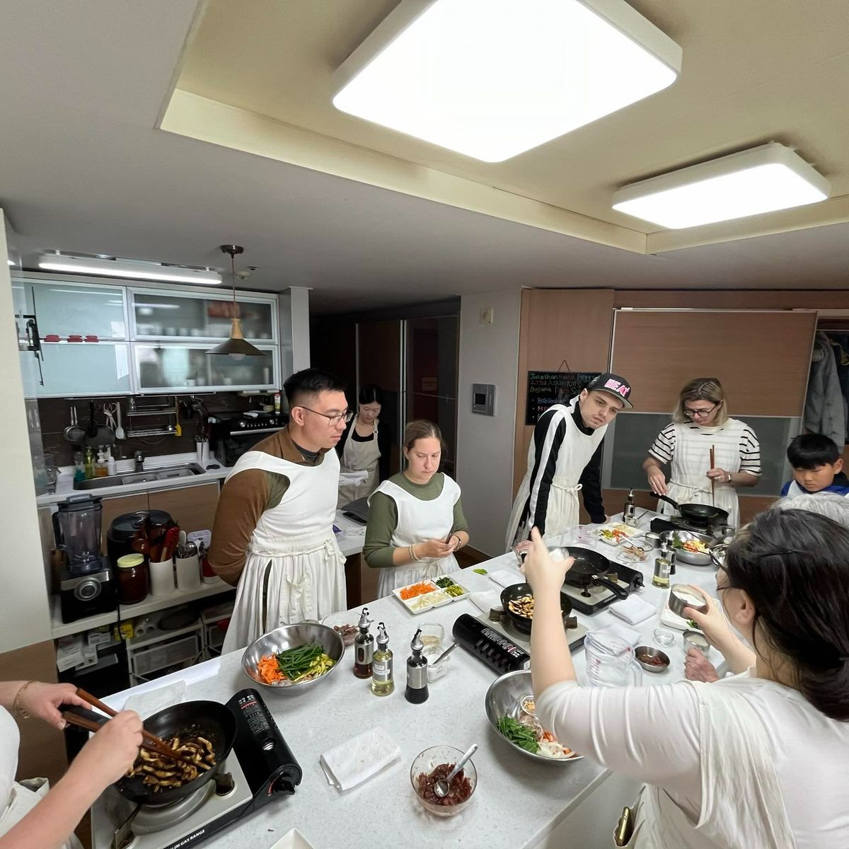 Traditional Korean Cooking Class and Dining Experience