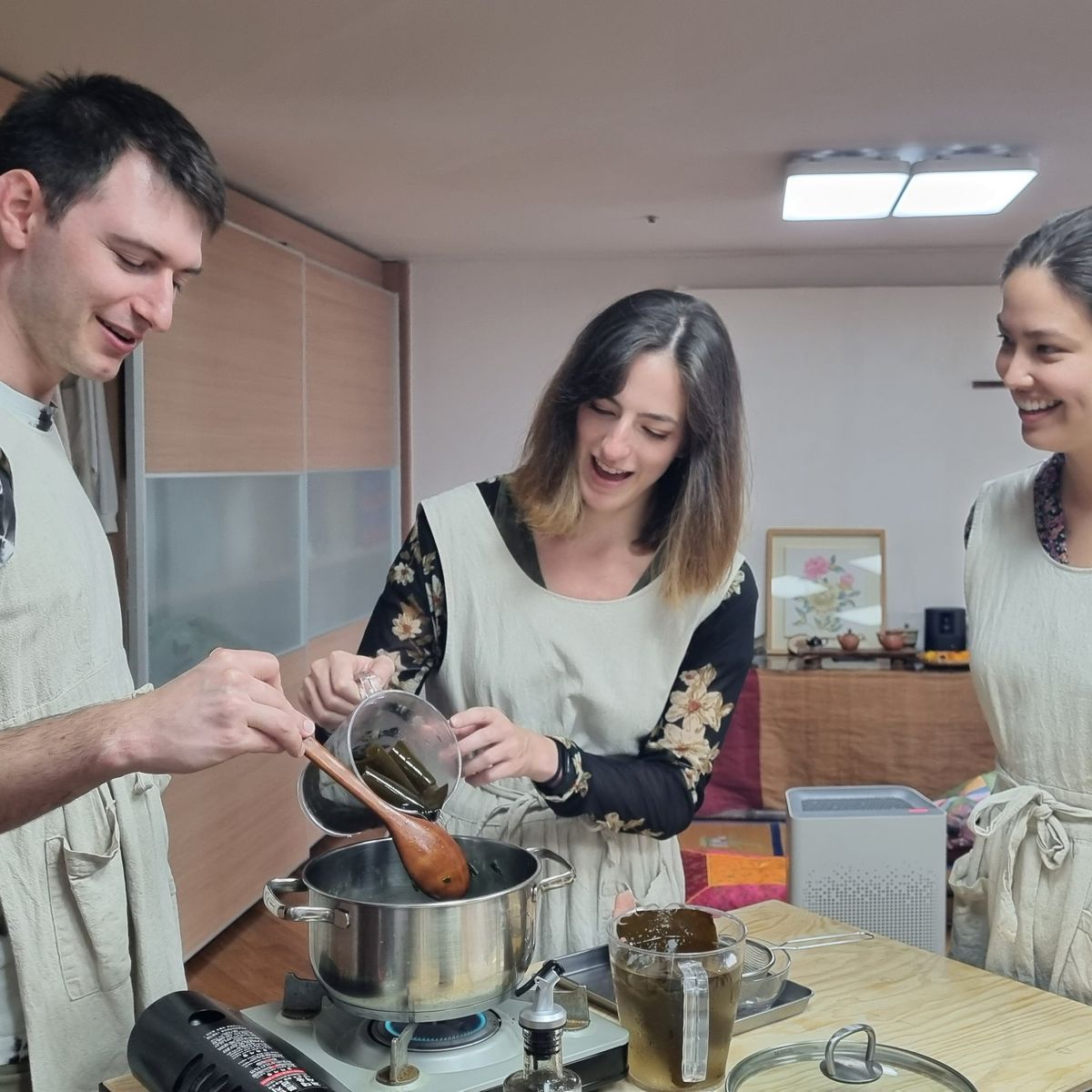 Traditional Korean Cooking Class and Dining Experience