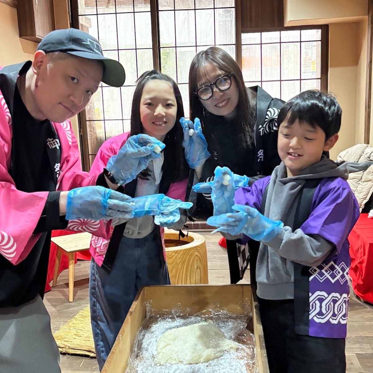 Traditional Mochi Pounding Experience with Tasting
