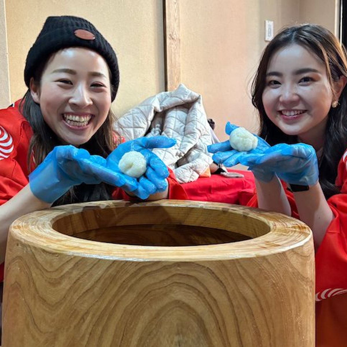 Traditional Mochi Pounding Experience with Tasting