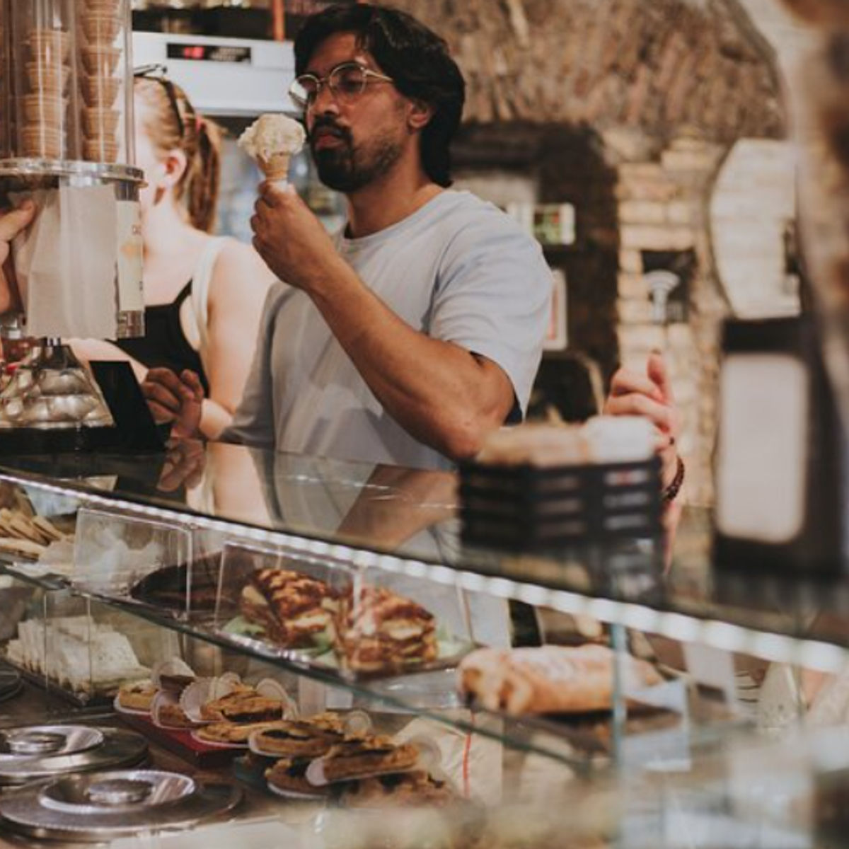 Trastevere Wine Tasting & Artisanal Gelato Experience