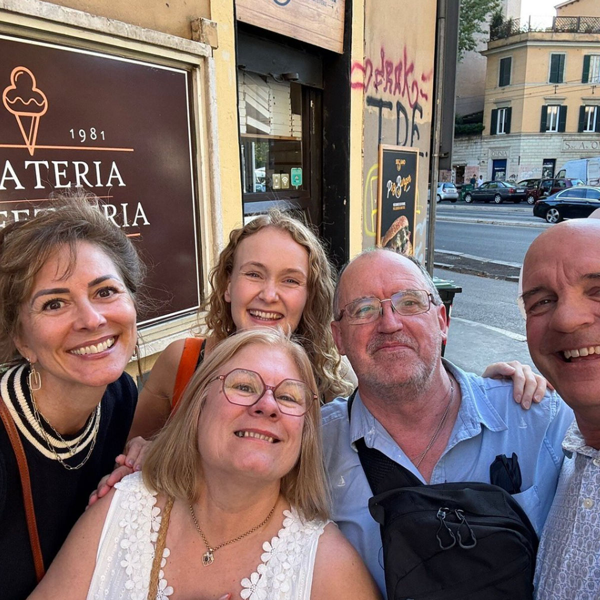 Trastevere Wine Tasting & Artisanal Gelato Experience