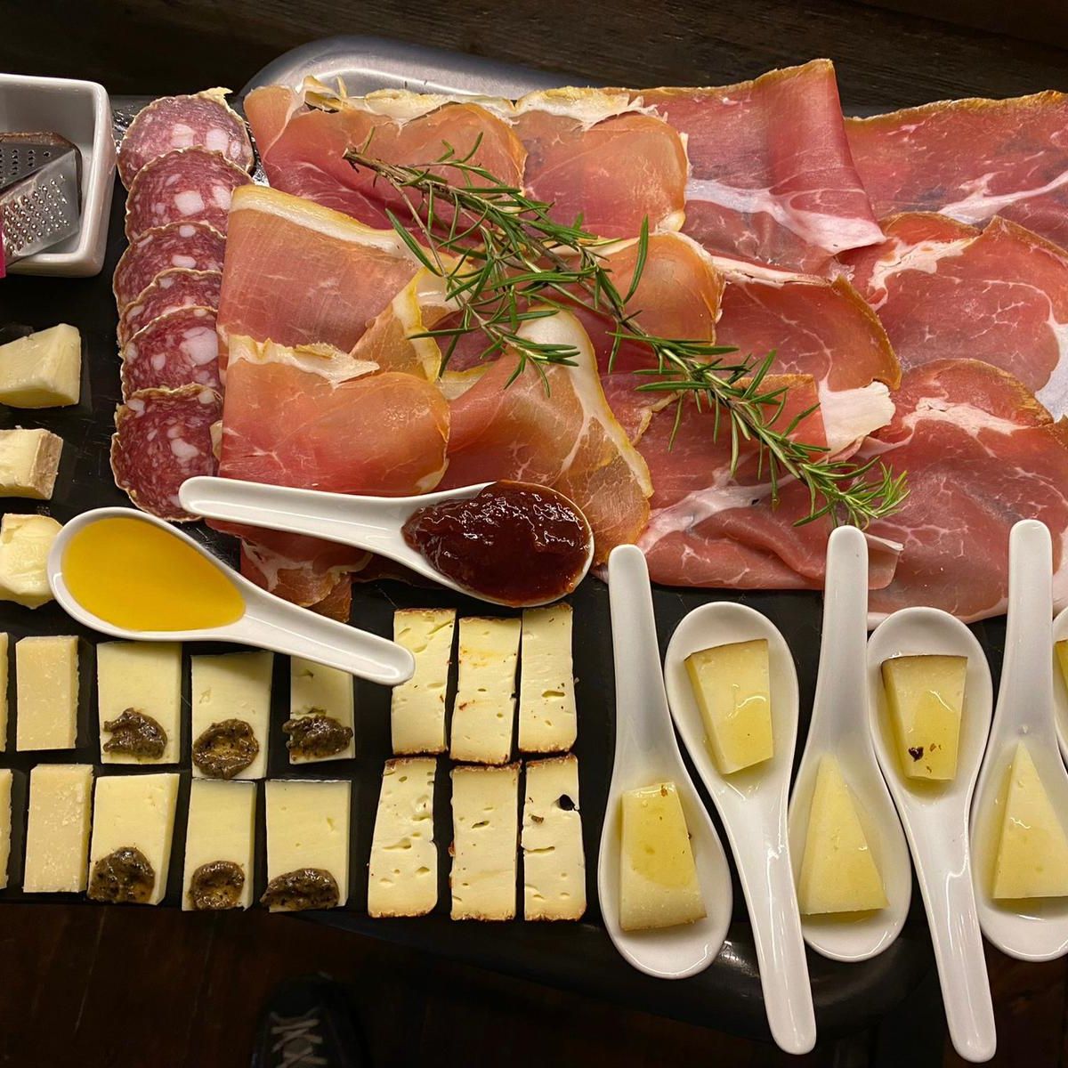 Trastevere Wine Tasting & Artisanal Gelato Experience