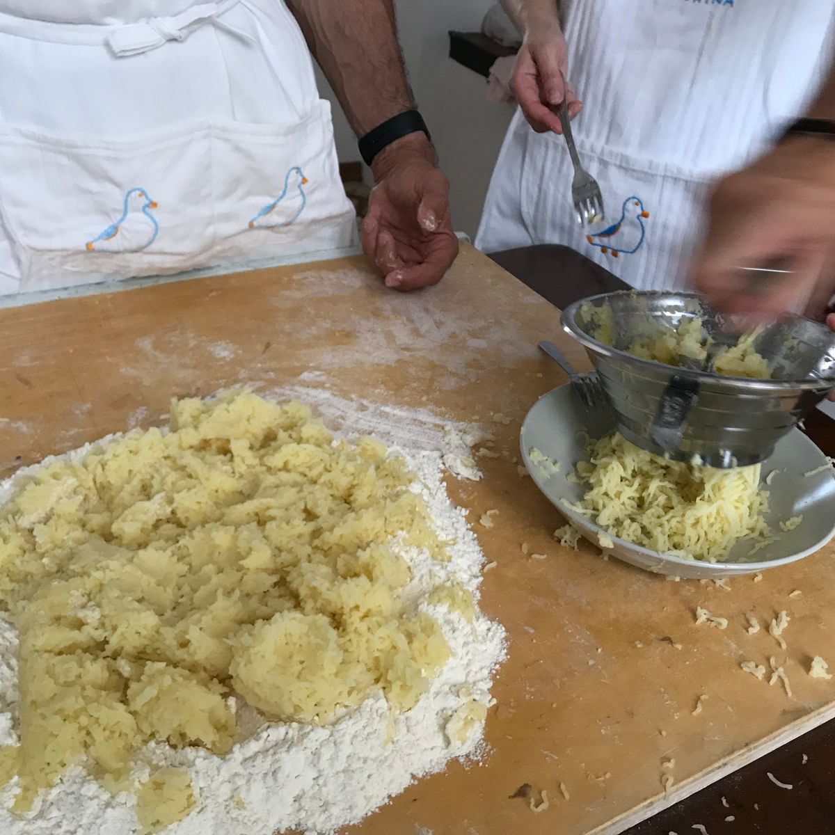 Rustic Tuscan Delights: Cooking with Chef Francesco in Siena Nature