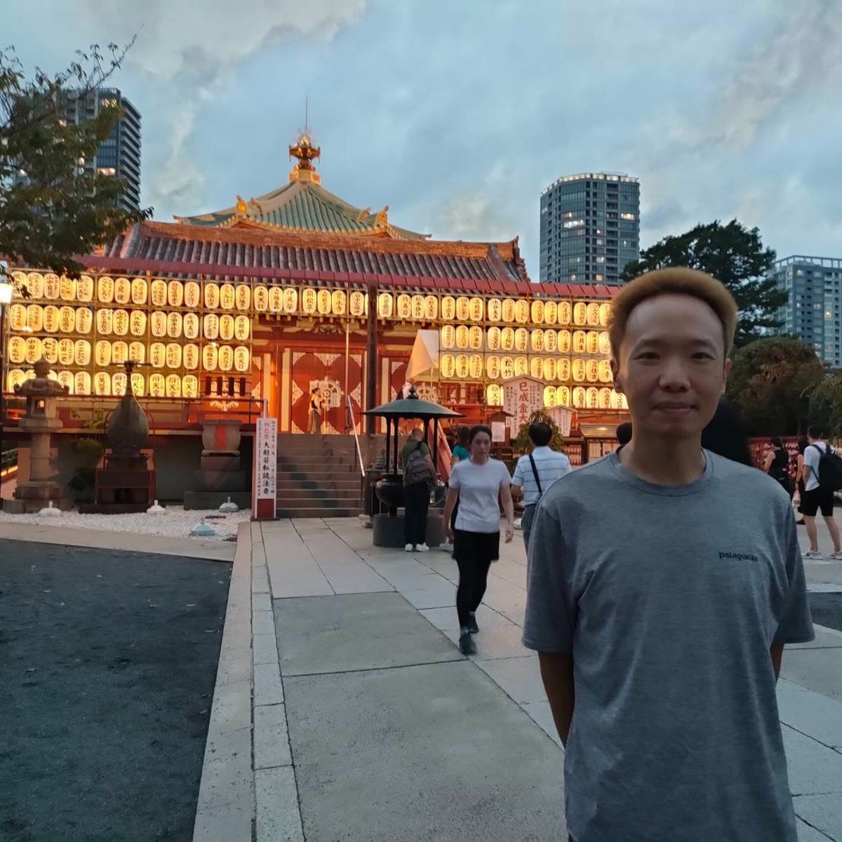 Ueno Food Tour with a Local Master Guide