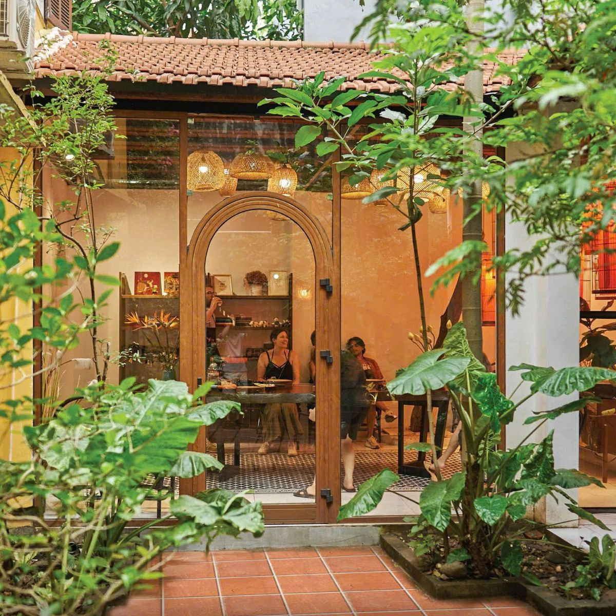 Rose Kitchen: Market Walk, Vegan Cooking and Culture Stories