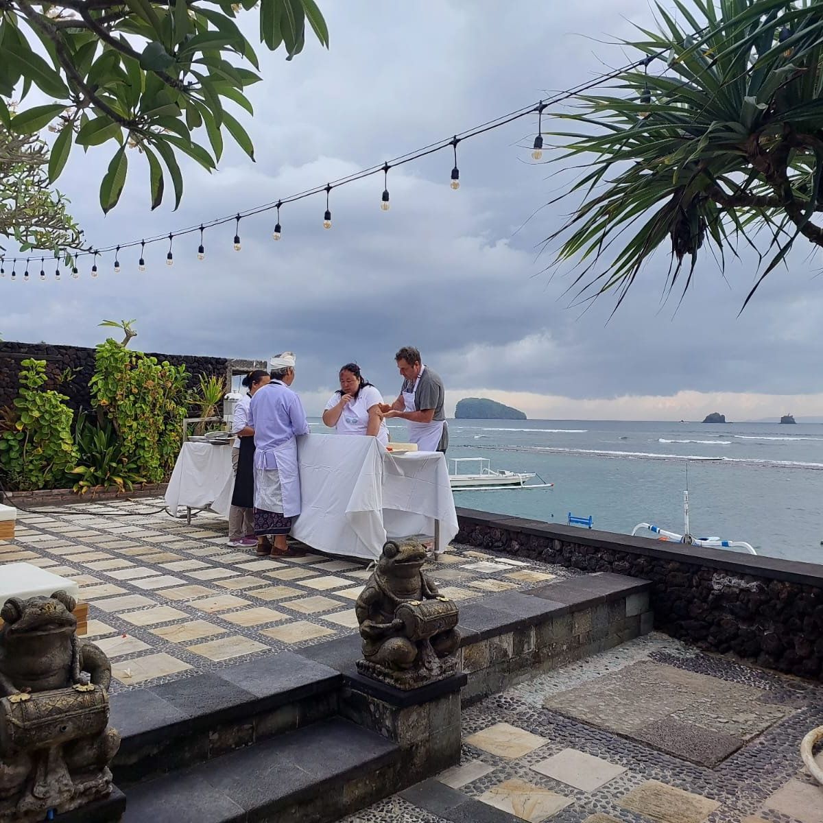 Ein dreigängiges balinesisches Kulinarikerlebnis im Seaside Restaurant