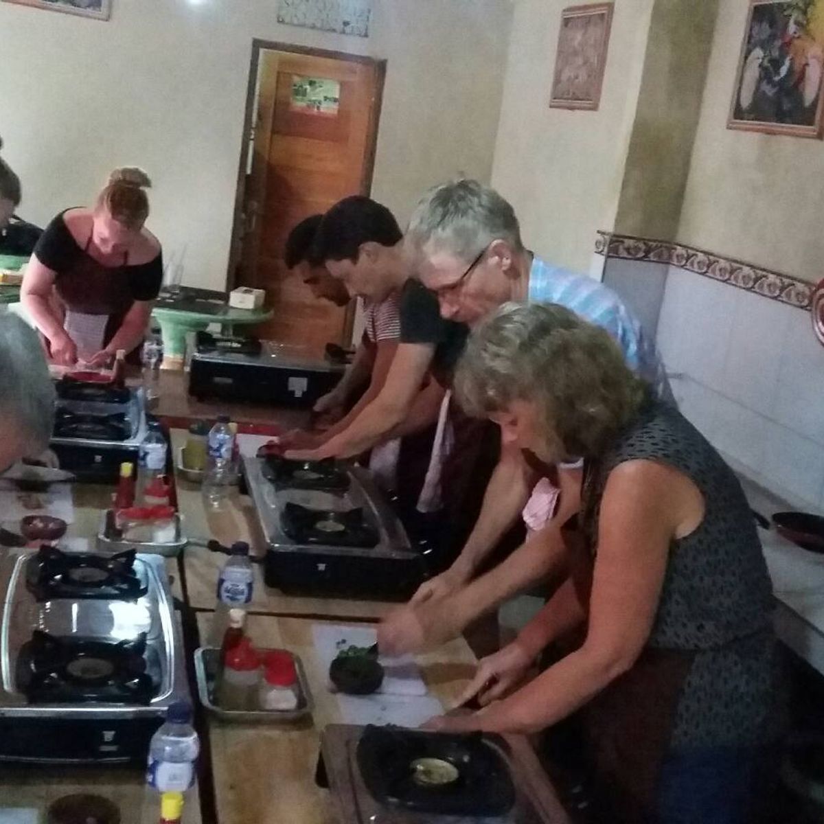 Market Tour + Cooking Class + Rice Paddies Visit + Lunch at Balinese House - (Solo Partcipants)