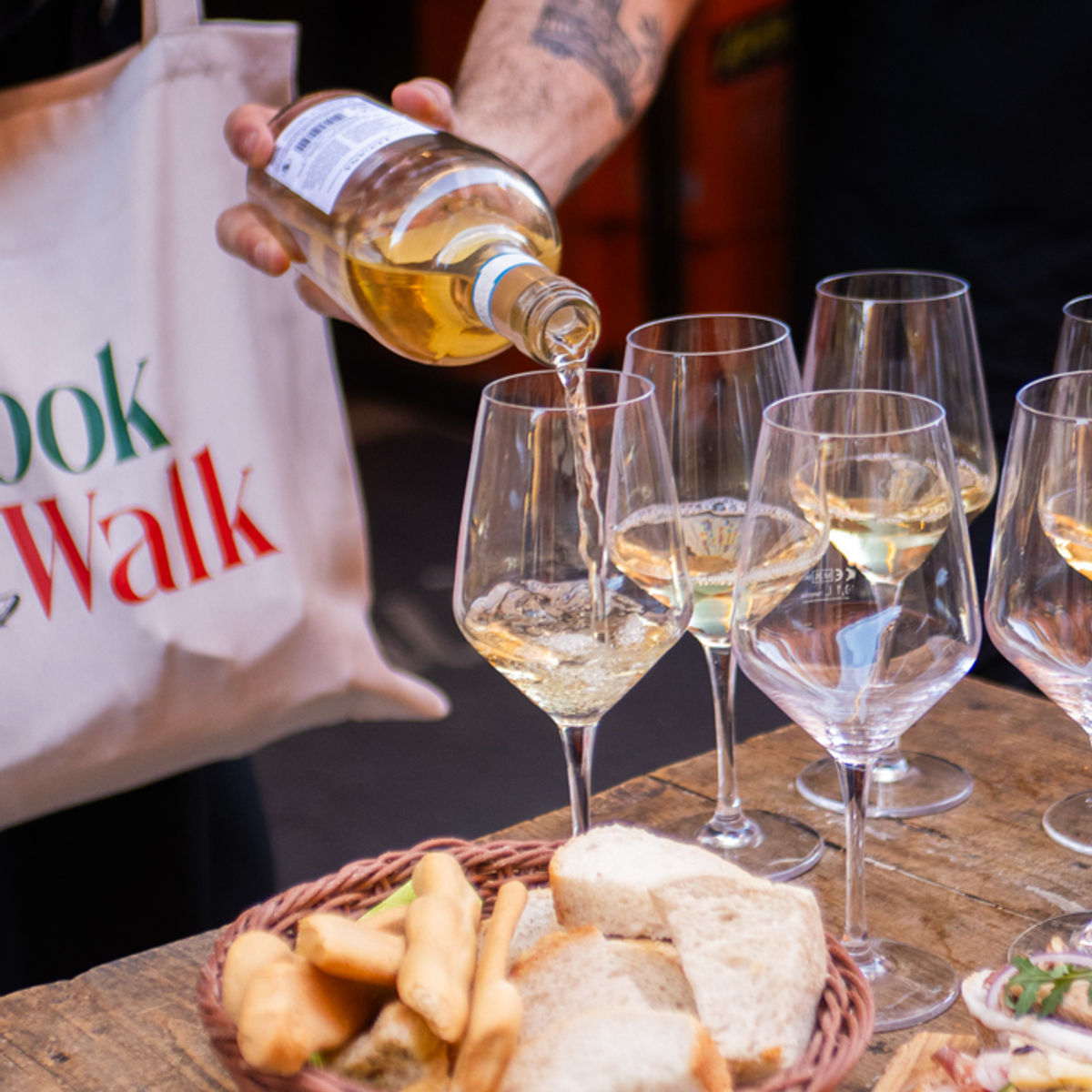 Verona: Gourmet Food Tour with Dinner, Wine & Gelato Experience