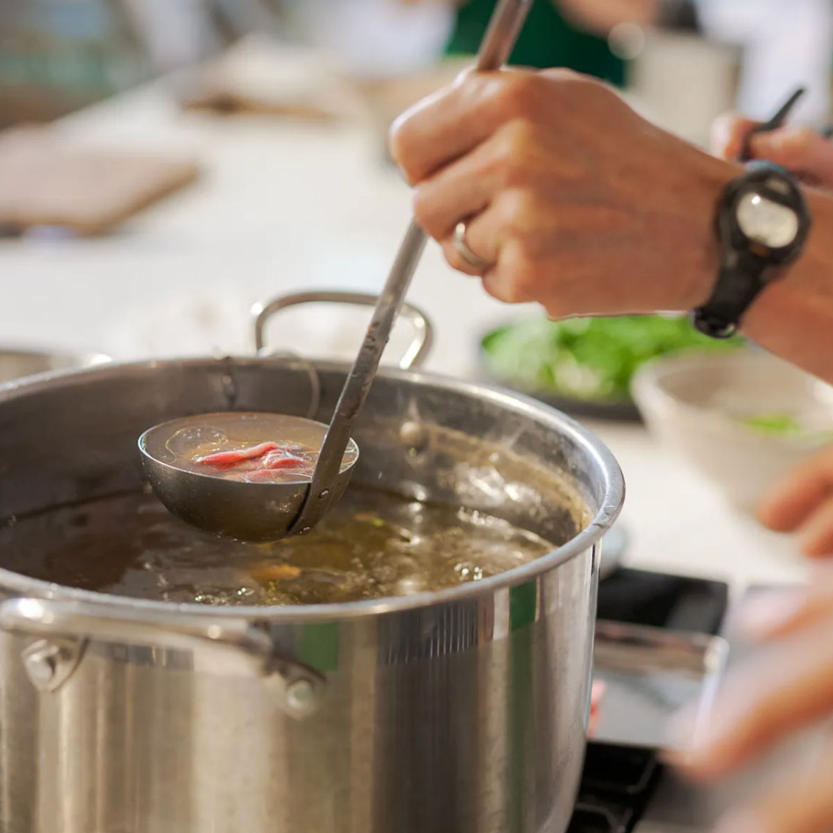 Corso di cucina vietnamita con visita al mercato.