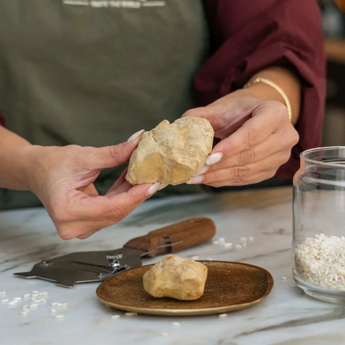VIP Seasonal Truffle Experience: Private Pasta Masterclass & Wine in Rome (Up to 12 Guests)